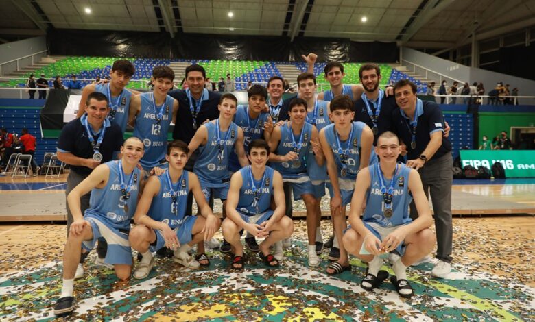 Equipo argentino U-16 dirigido por Leonardo Gutiérrez