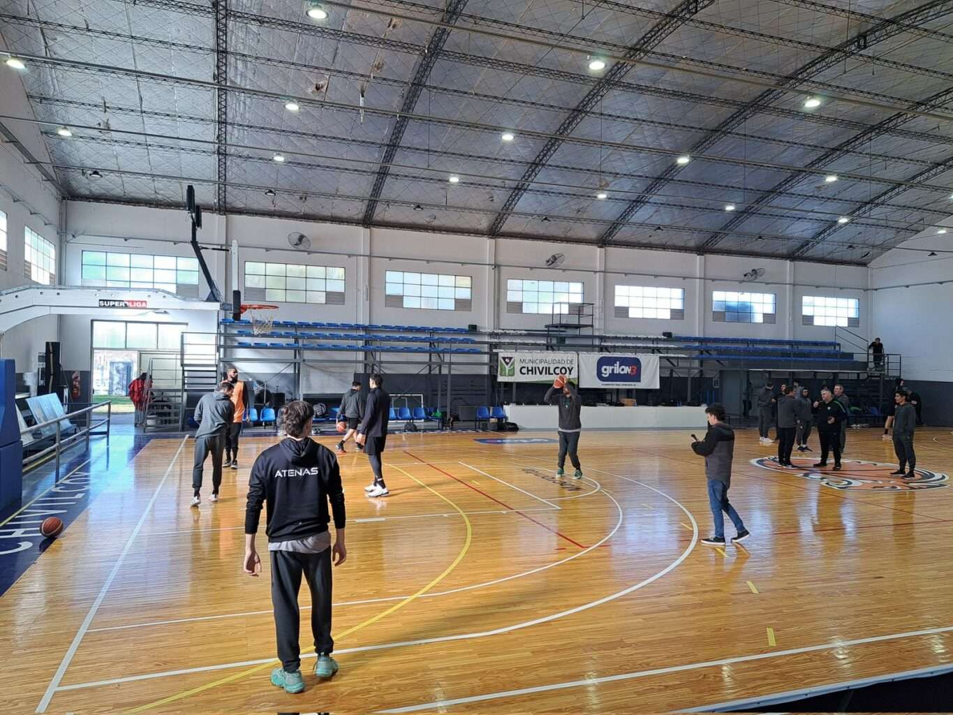 Práctica matutina previa al cuarto partido de la serie Final de la Liga Argentina frente a Racing de Chivilcoy.