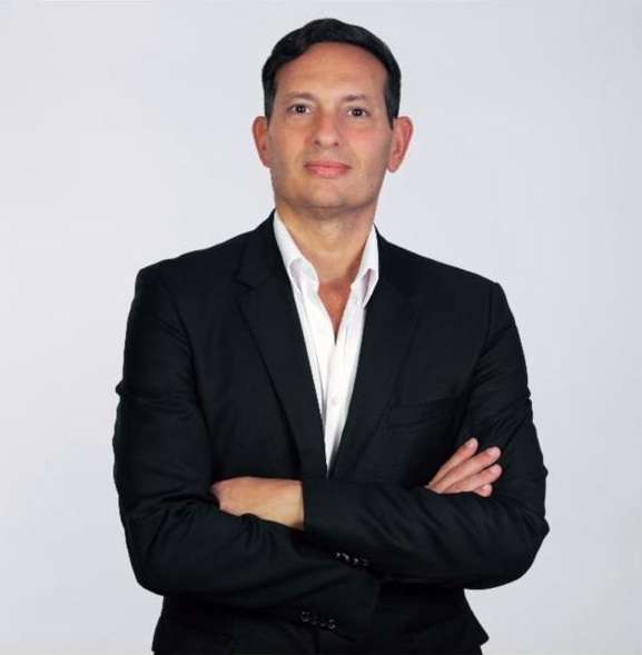 Gerardo Lopez es el presidente de Hindú que los lleva otra vez al básquetbol profesional