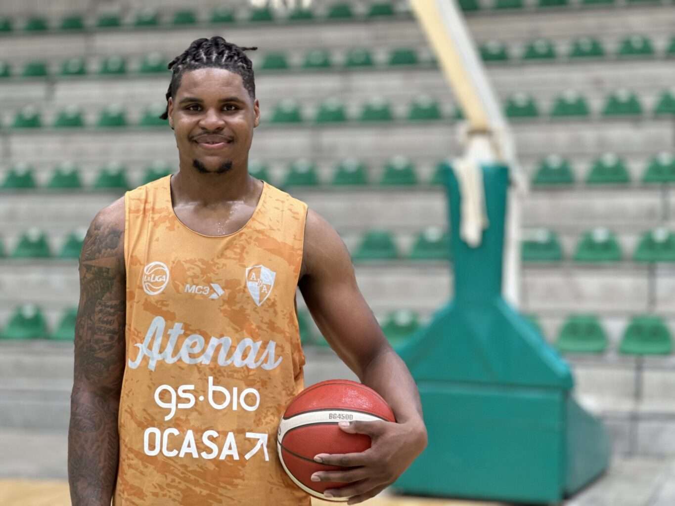 Llegó Nakye Sanders y Atenas está completo