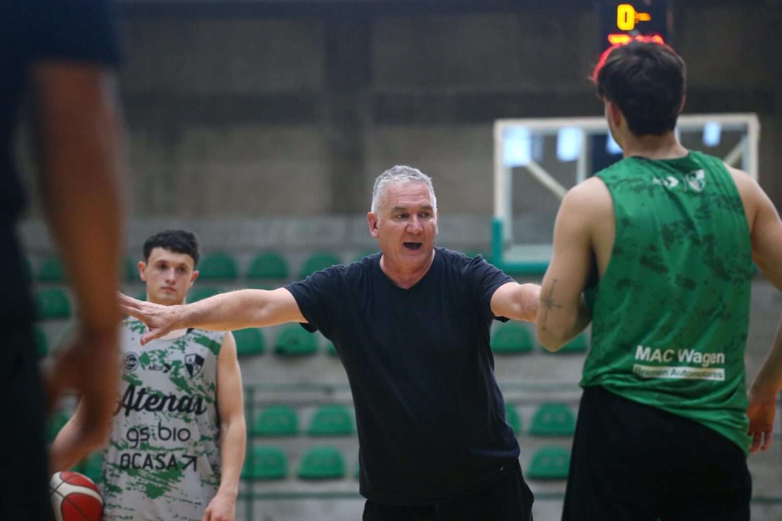 Mario Milanesio está interinamente a cargo de Atenas