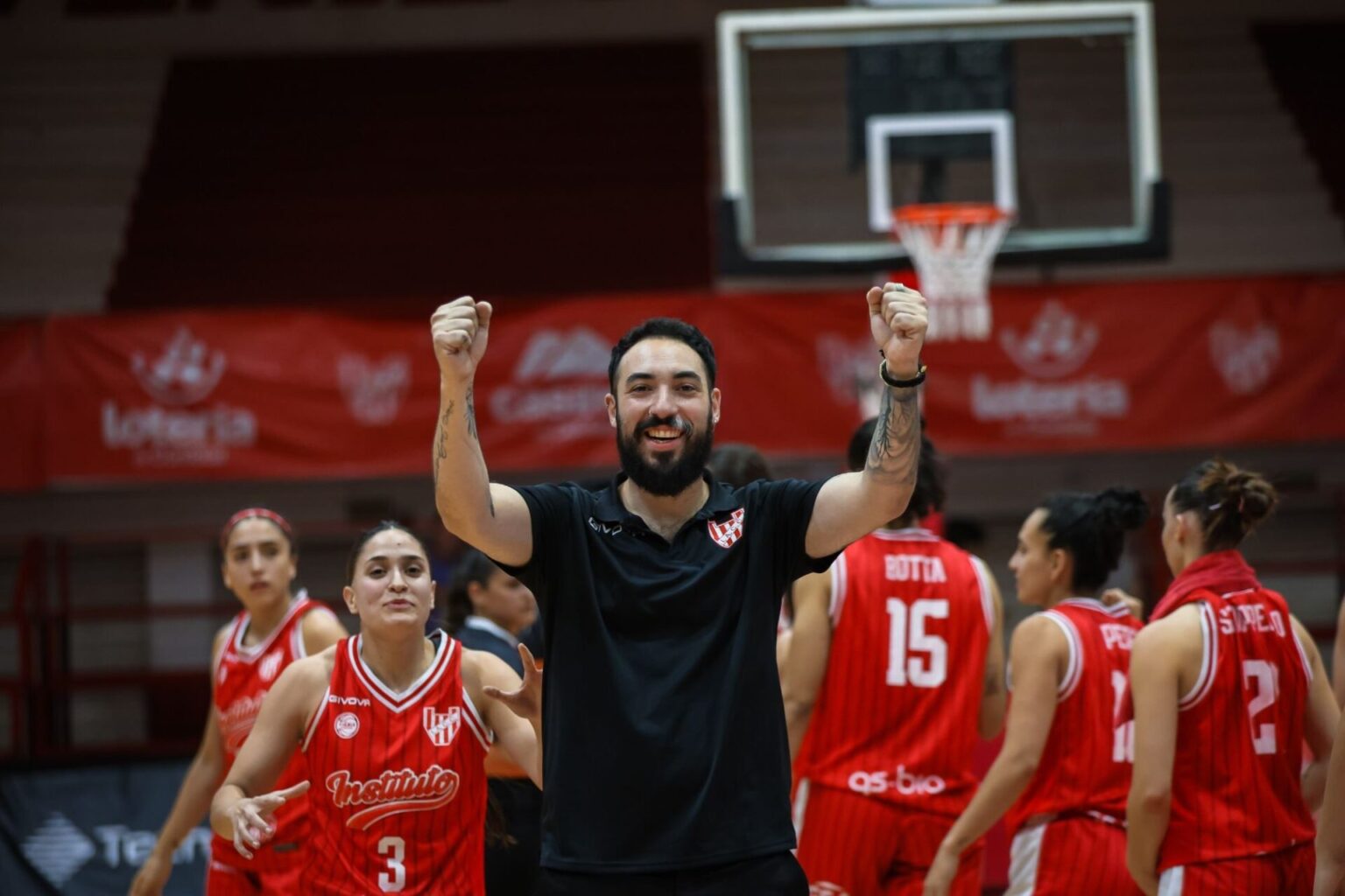 Ignacio Correas, DT del equipo Femenino de Instituto