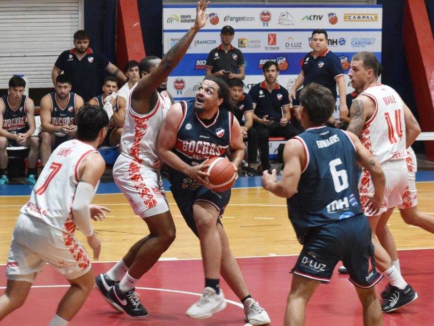 Maurice Walton aportó 17 puntos y 9 rebotes