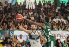 Dura lucha entre Enzo Filippetti y Brian Carabali