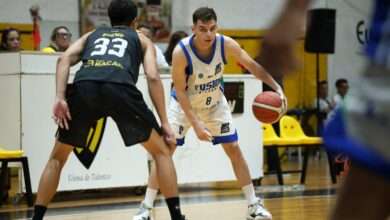 Carlos Buemo frena a Gabriel Kalalo