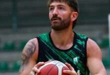 Arn debe ser operado y le buscan reemplazo