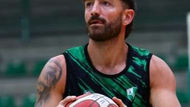 Arn debe ser operado y le buscan reemplazo